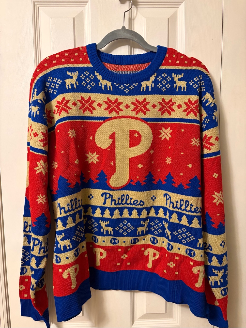 Foco Phillies Unisex Christmas Sweater Size Medium NWOT